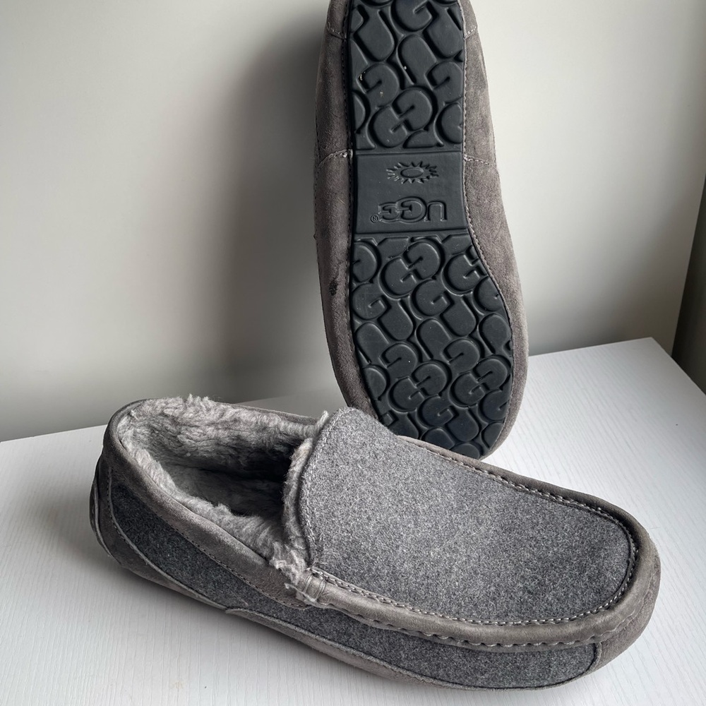 UGG Men's Ascot Suede Charcoal Loafers